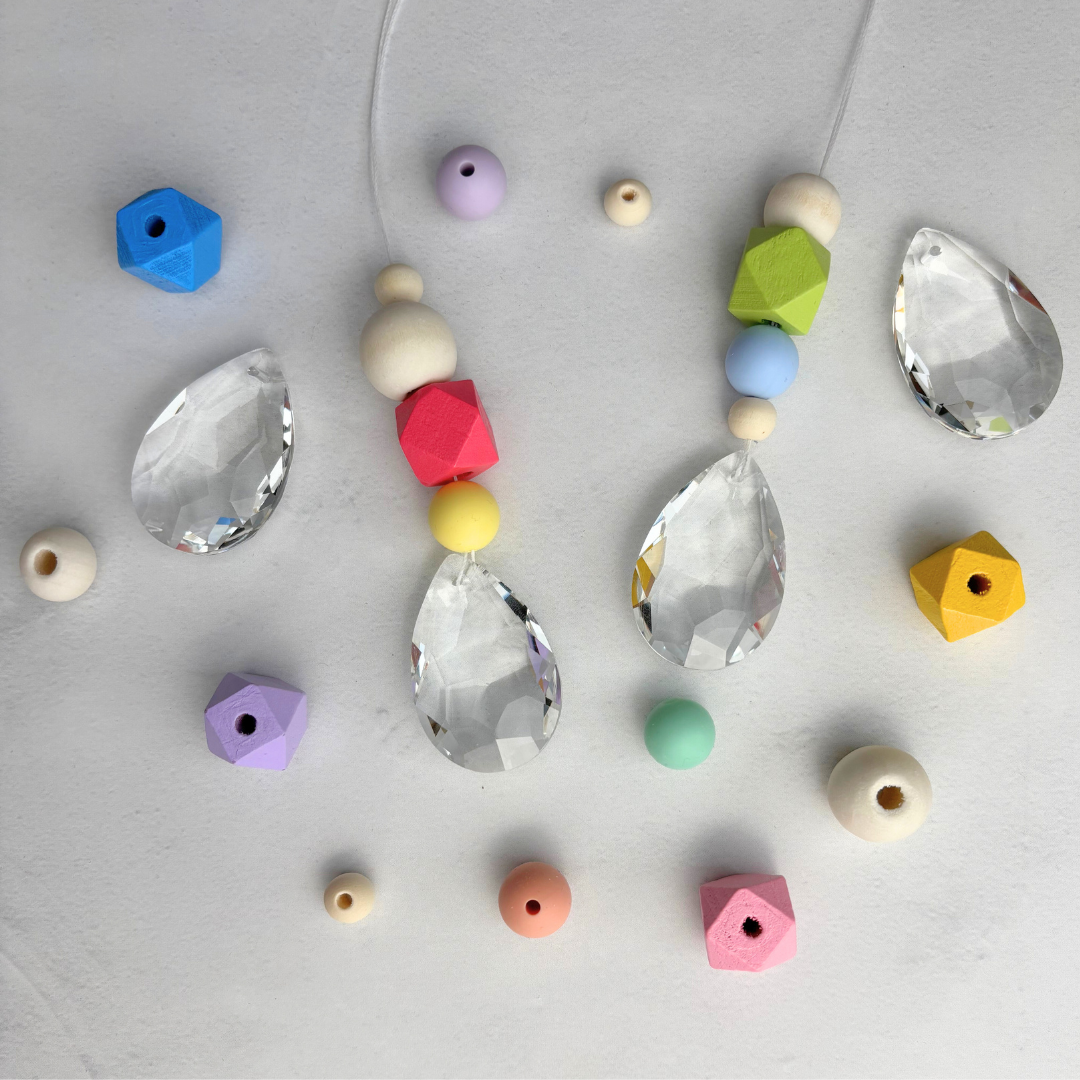 Sonnenfänger DIY Set – 10x Bastelset mit Kristallen, Perlen & Faden - Bunt
