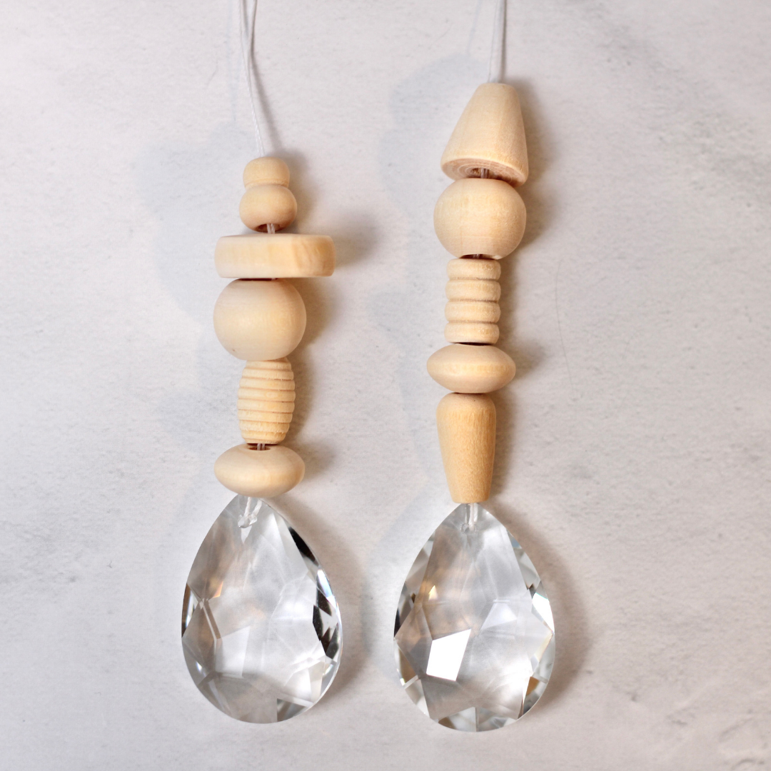 Sonnenfänger DIY Set – 10x Bastelset mit Kristallen, Perlen & Faden - Holzperlen Hell