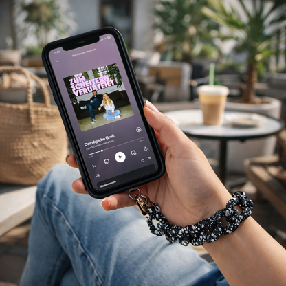 Statement Schlüsselanhänger oder Handykette aus Acryl-Kettengliedern | Schwarz mit weißen Flecken