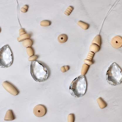 Sonnenfänger DIY Set – 10x Bastelset mit Kristallen, Perlen & Faden - Holzperlen Hell