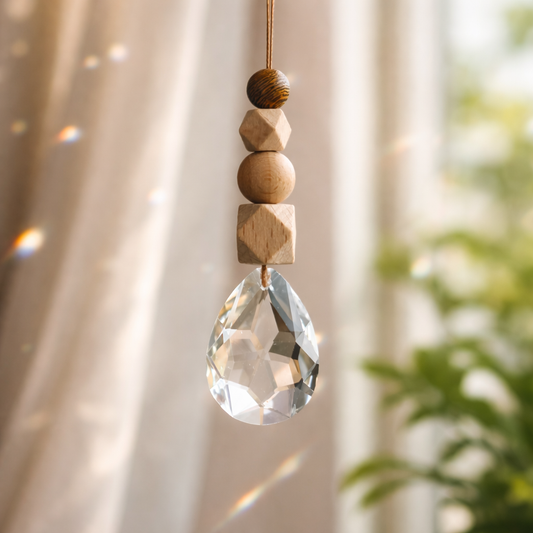 Sonnenfänger mit 38 mm Kristall-Tropfen und verschiedenen Holzperlen