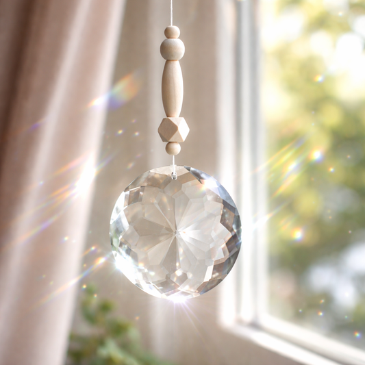 Sonnenfänger mit 75 mm Kristall und verschiedenen Holzperlen