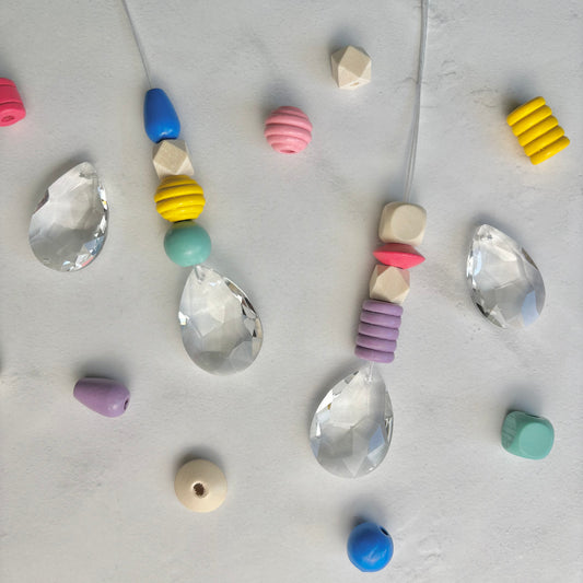 Sonnenfänger DIY Set – 10x Bastelset mit Kristallen, Perlen & Faden - Bunt