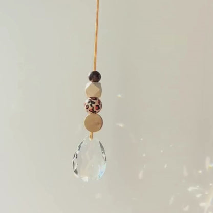 Sonnenfänger mit 38 mm Kristall-Tropfen und Leo-Perle
